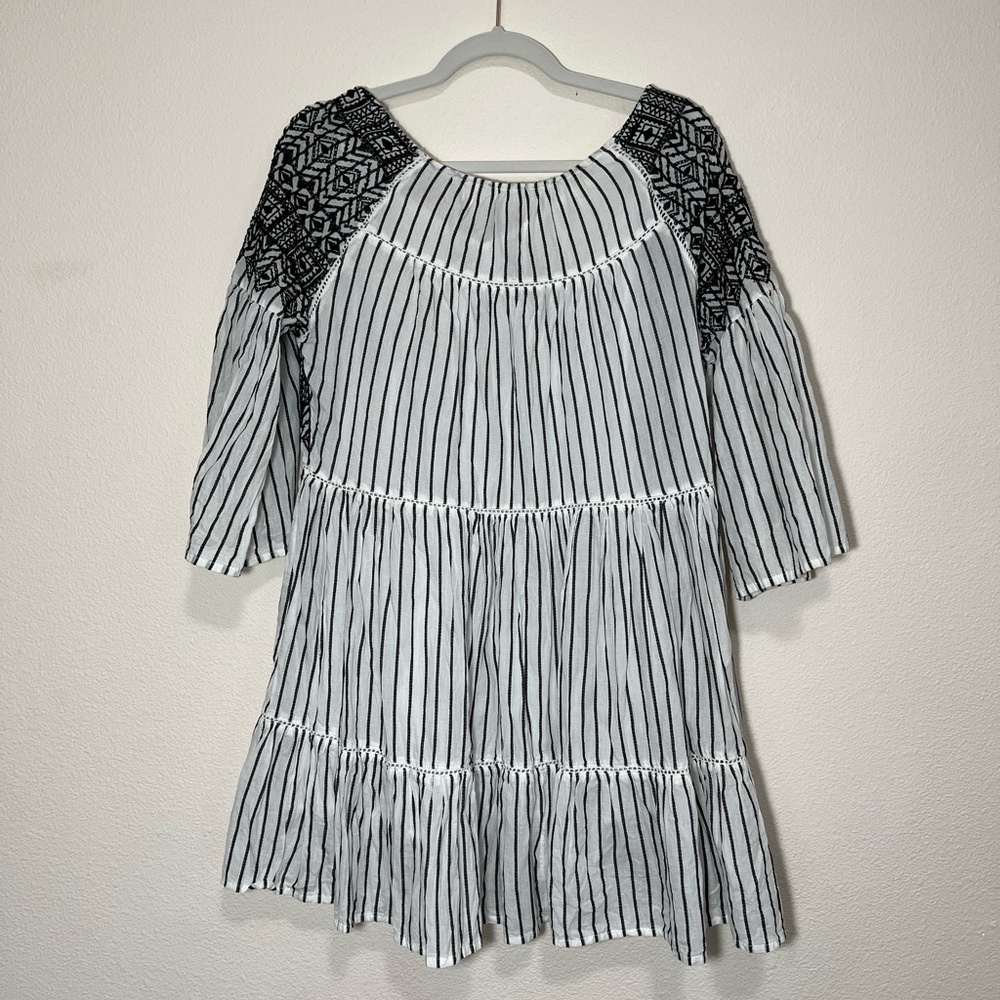 X Free People Size XS Embroidered Black White Tunic Long Sleeve